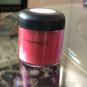 MAC basic red pigment